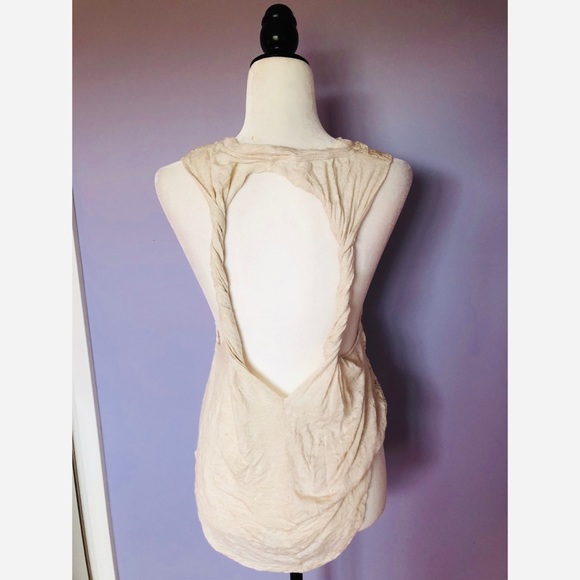 Chloe K lace tank top with open twisted back - Picture 5 of 6